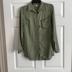 Old Navy chambray button down. Size Small.